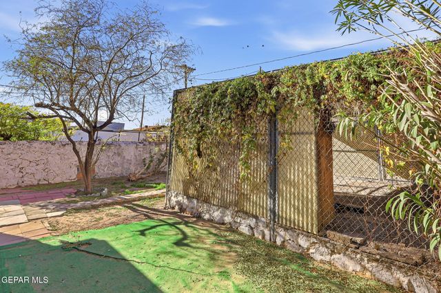 2327 E Yandell Drive, El Paso, TX 79903