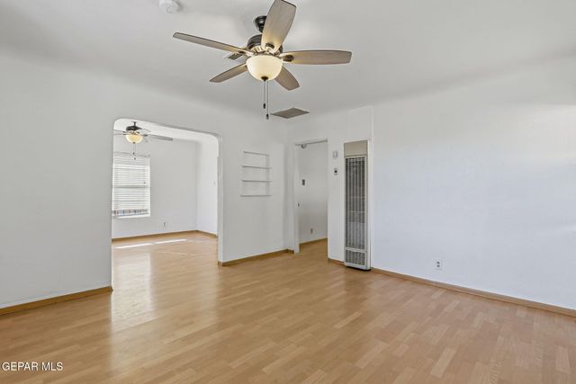 2327 E Yandell Drive, El Paso, TX 79903