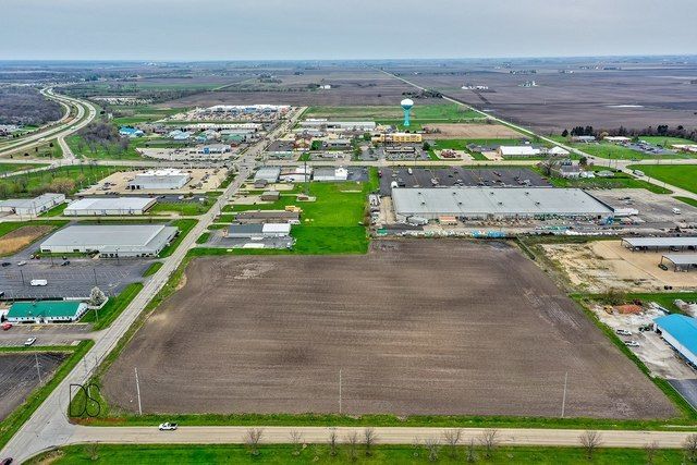 NWC E Stevenson & Mbl Drive, Ottawa, IL 61350