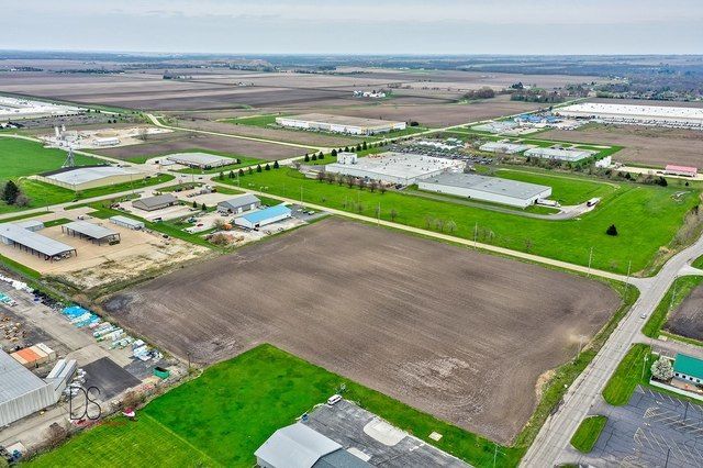 NWC E Stevenson & Mbl Drive, Ottawa, IL 61350