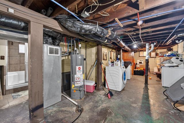 2363 S 11th STREET, Milwaukee, WI 53215