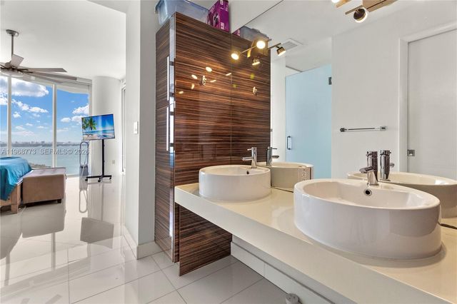 2020 N Bayshore Dr 3102, Miami, FL 33137