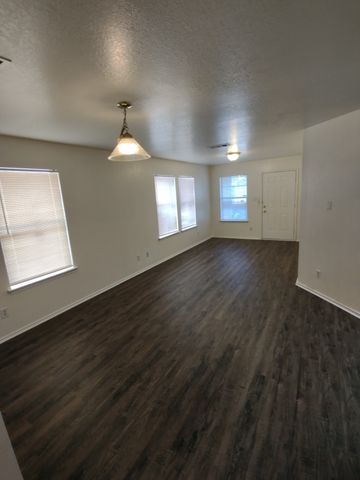 247 Cliff Heights Circle, Dallas, TX 75241