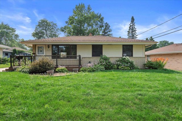 W149N8425 Norman DRIVE, Menomonee Falls, WI 53051