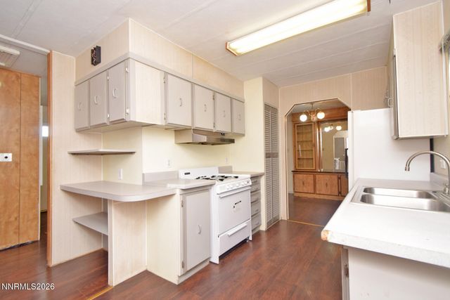 550 Quartz Lane, Sun Valley, NV 89433