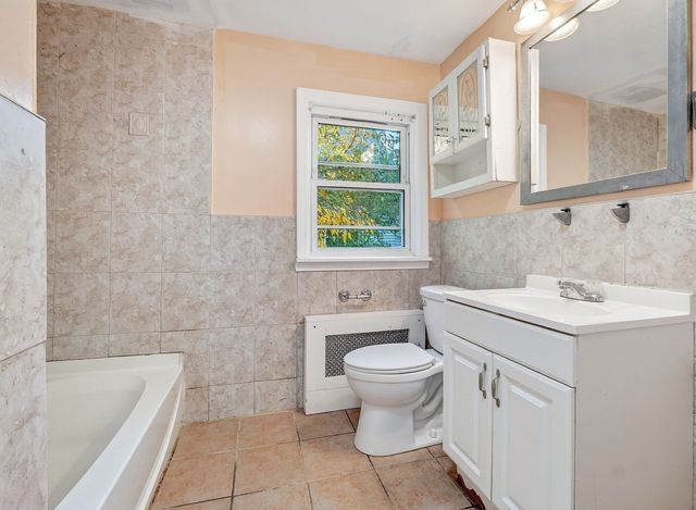 89 Dutton St, Malden, MA 02148