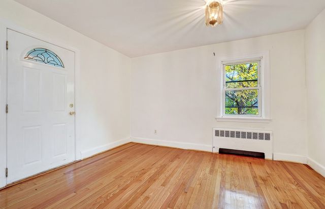 89 Dutton St, Malden, MA 02148