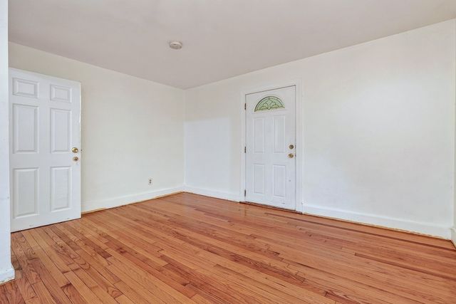89 Dutton St, Malden, MA 02148