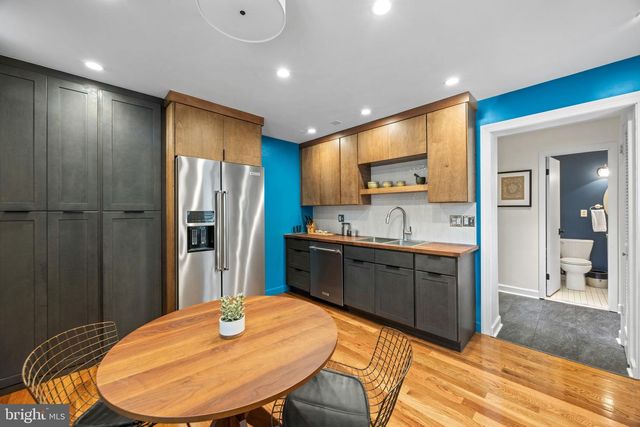 1063 W BARRE, Baltimore, MD 21230