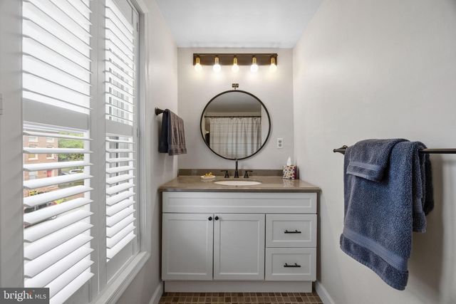 1063 W BARRE, Baltimore, MD 21230