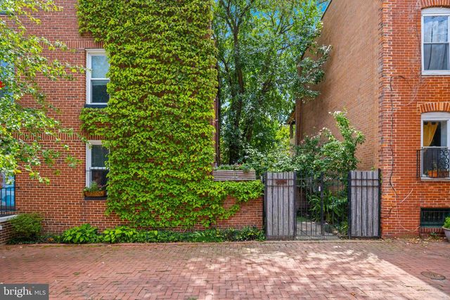 1063 W BARRE, Baltimore, MD 21230
