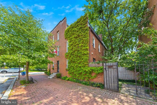 1063 W BARRE, Baltimore, MD 21230