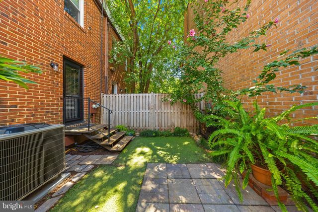 1063 W BARRE, Baltimore, MD 21230