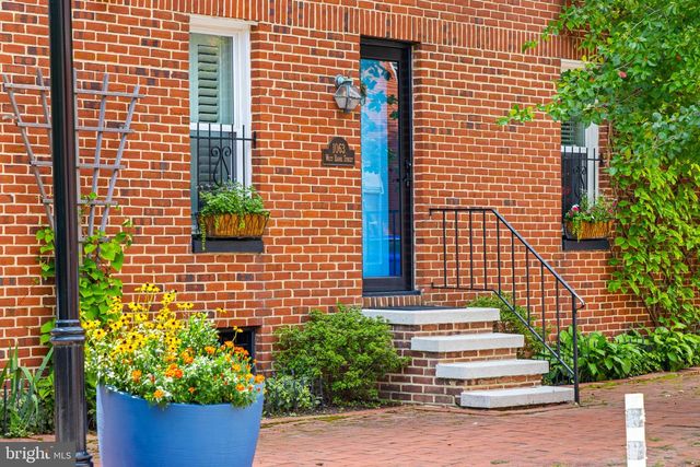 1063 W BARRE, Baltimore, MD 21230