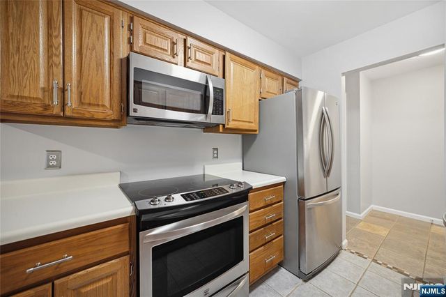 70 Harristown Road 1, Fair Lawn, NJ 07410