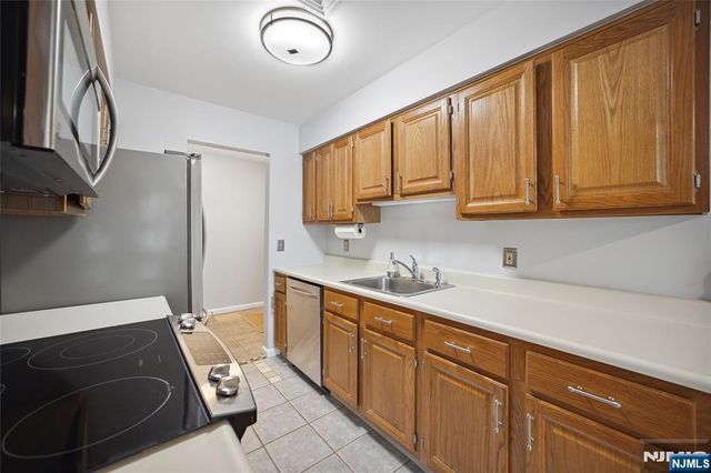 70 Harristown Road 1, Fair Lawn, NJ 07410