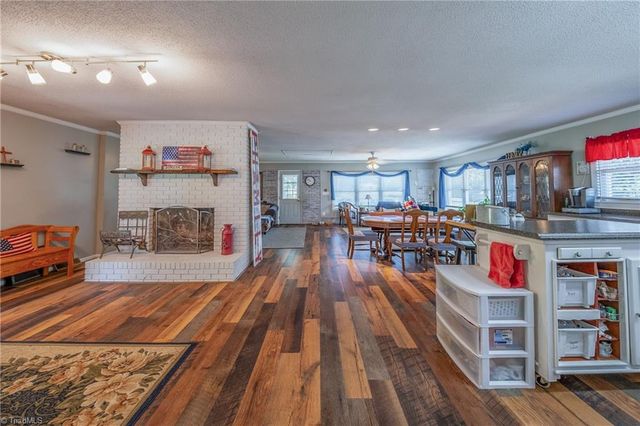 3902 Old Lexington Road, Winston-salem, NC 27107