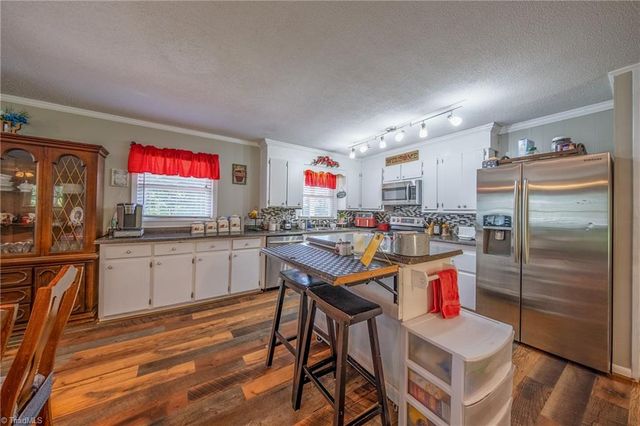 3902 Old Lexington Road, Winston-salem, NC 27107