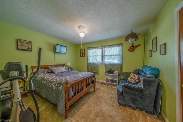 3902 Old Lexington Road, Winston-salem, NC 27107