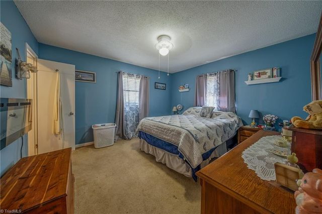 3902 Old Lexington Road, Winston-salem, NC 27107