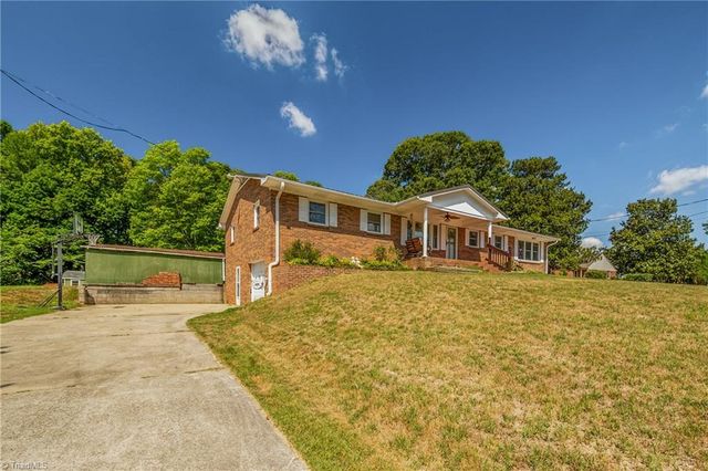 3902 Old Lexington Road, Winston-salem, NC 27107
