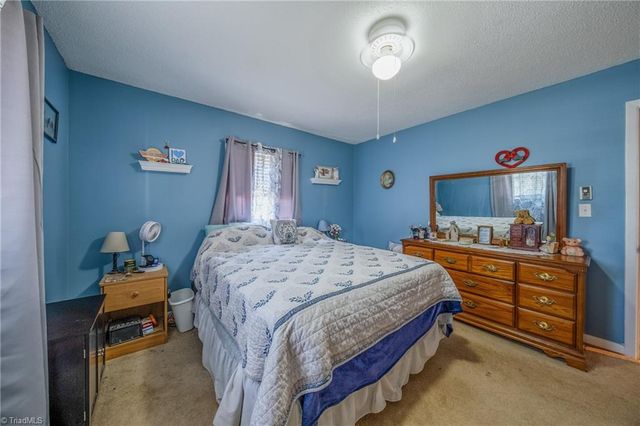 3902 Old Lexington Road, Winston-salem, NC 27107