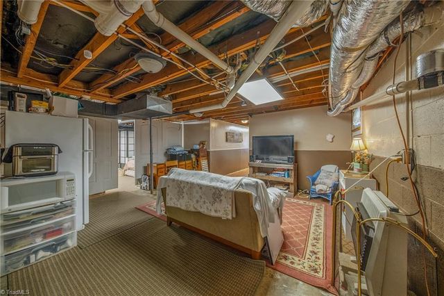 3902 Old Lexington Road, Winston-salem, NC 27107