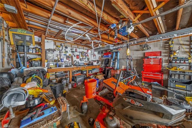 3902 Old Lexington Road, Winston-salem, NC 27107