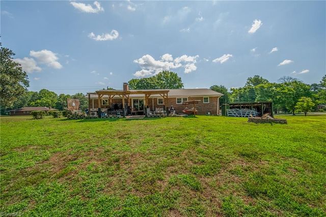 3902 Old Lexington Road, Winston-salem, NC 27107