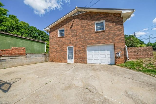 3902 Old Lexington Road, Winston-salem, NC 27107