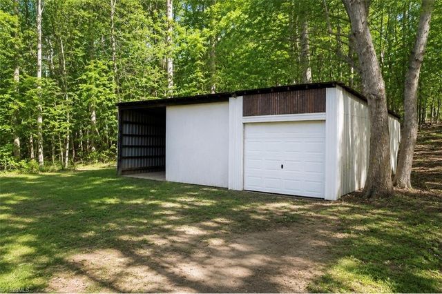 3902 Old Lexington Road, Winston-salem, NC 27107