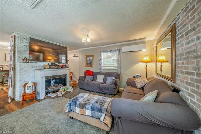 3902 Old Lexington Road, Winston-salem, NC 27107
