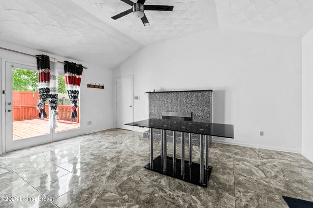 4524 Sandhill Rd, Louisville, KY 40219