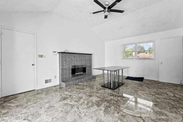 4524 Sandhill Rd, Louisville, KY 40219