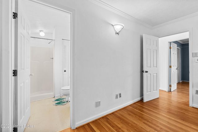 4524 Sandhill Rd, Louisville, KY 40219