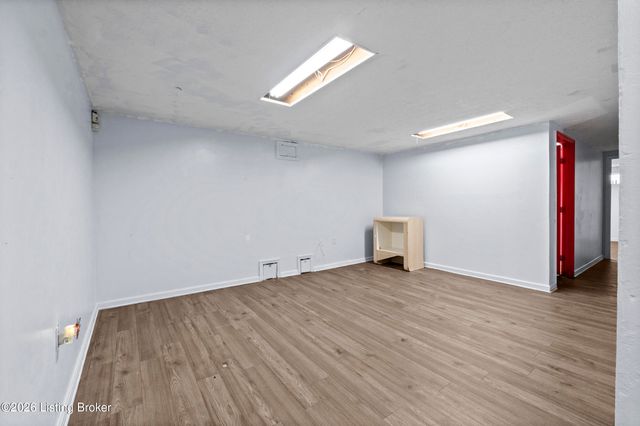 4524 Sandhill Rd, Louisville, KY 40219