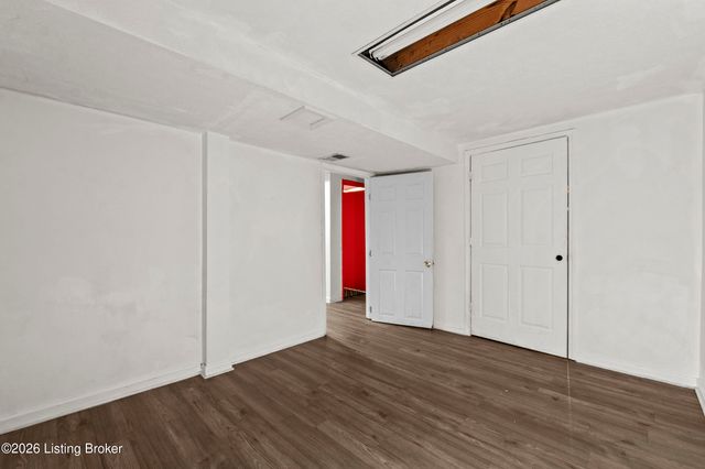 4524 Sandhill Rd, Louisville, KY 40219