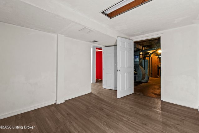 4524 Sandhill Rd, Louisville, KY 40219