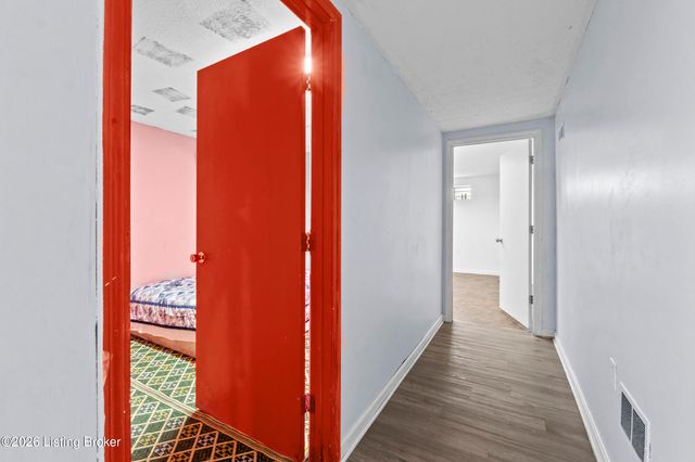 4524 Sandhill Rd, Louisville, KY 40219