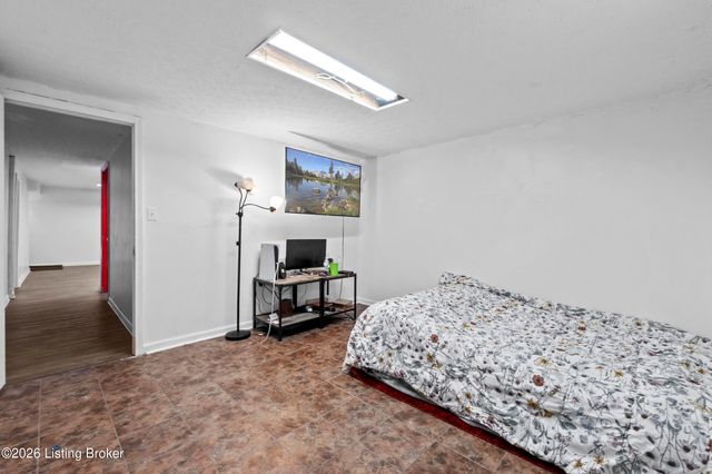 4524 Sandhill Rd, Louisville, KY 40219