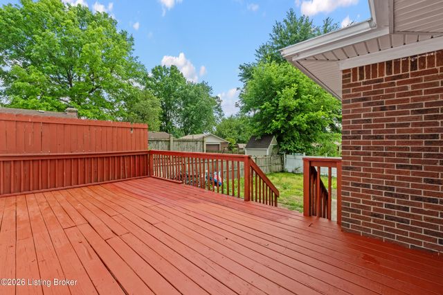 4524 Sandhill Rd, Louisville, KY 40219