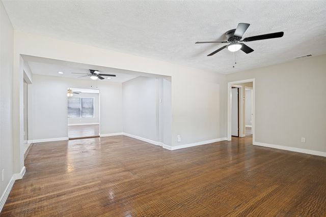 1913 Landa Drive, Garland, TX 75042