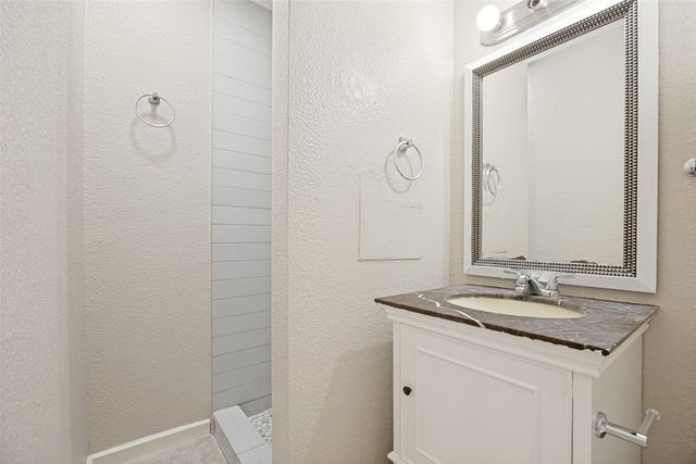 1913 Landa Drive, Garland, TX 75042