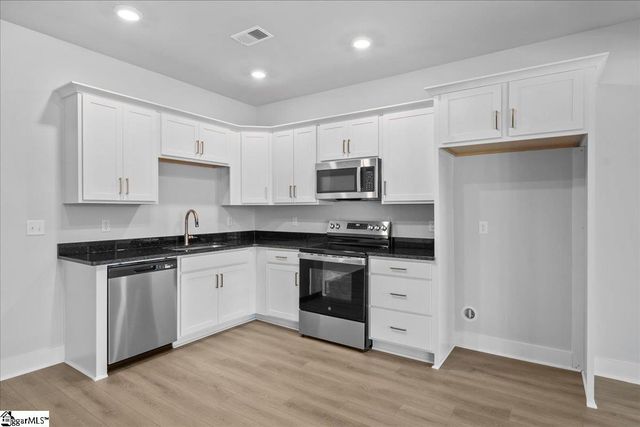 528 Winstone Trail, Woodruff, SC 29388