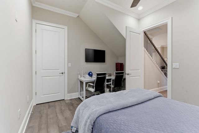 1024 Club View Dr Unit B301, Gallatin, TN 37066