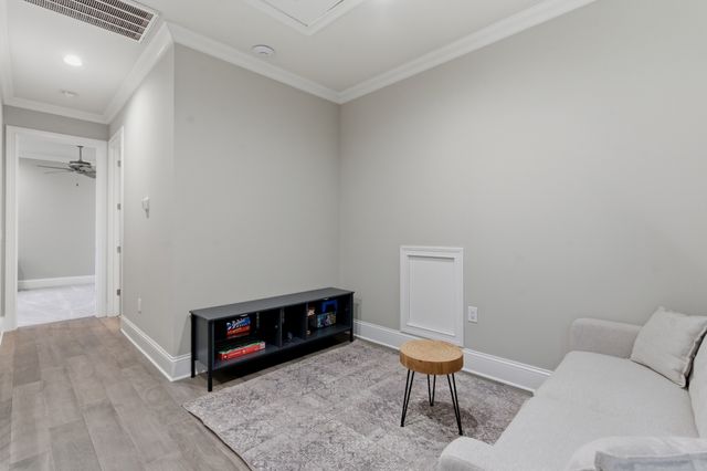 1024 Club View Dr Unit B301, Gallatin, TN 37066