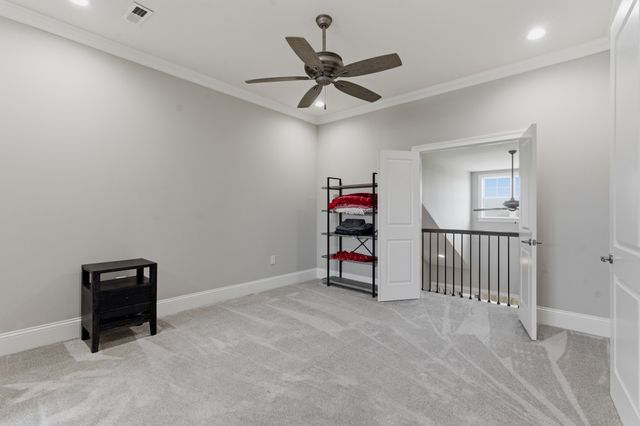 1024 Club View Dr Unit B301, Gallatin, TN 37066
