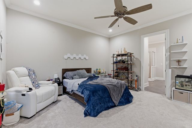 1024 Club View Dr Unit B301, Gallatin, TN 37066