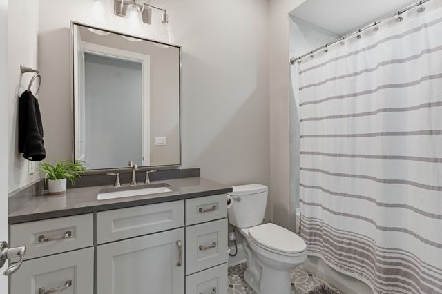 1024 Club View Dr Unit B301, Gallatin, TN 37066
