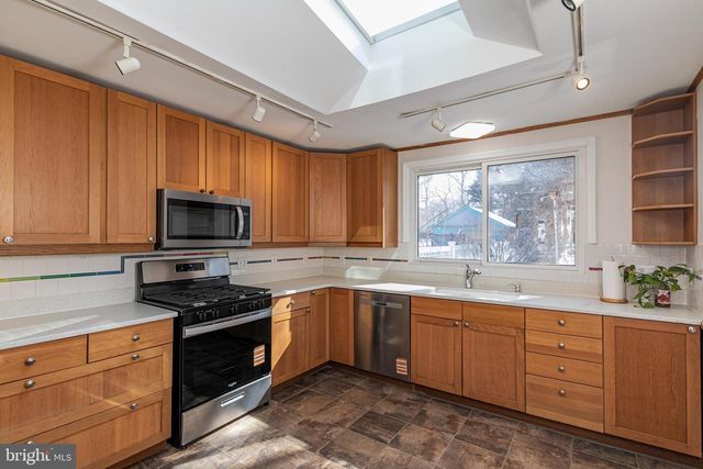 33 BREARLEY AVE, Lawrence Township, NJ 08648